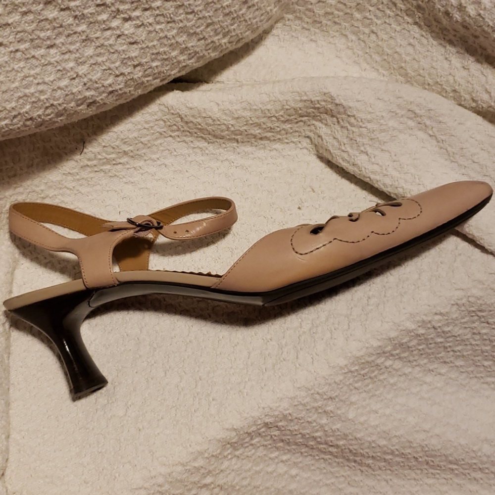 Laura Scott Shoes - Picture 3 of 8